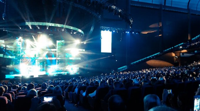 7 Questions To Ask When Hiring A Keynote Speaker